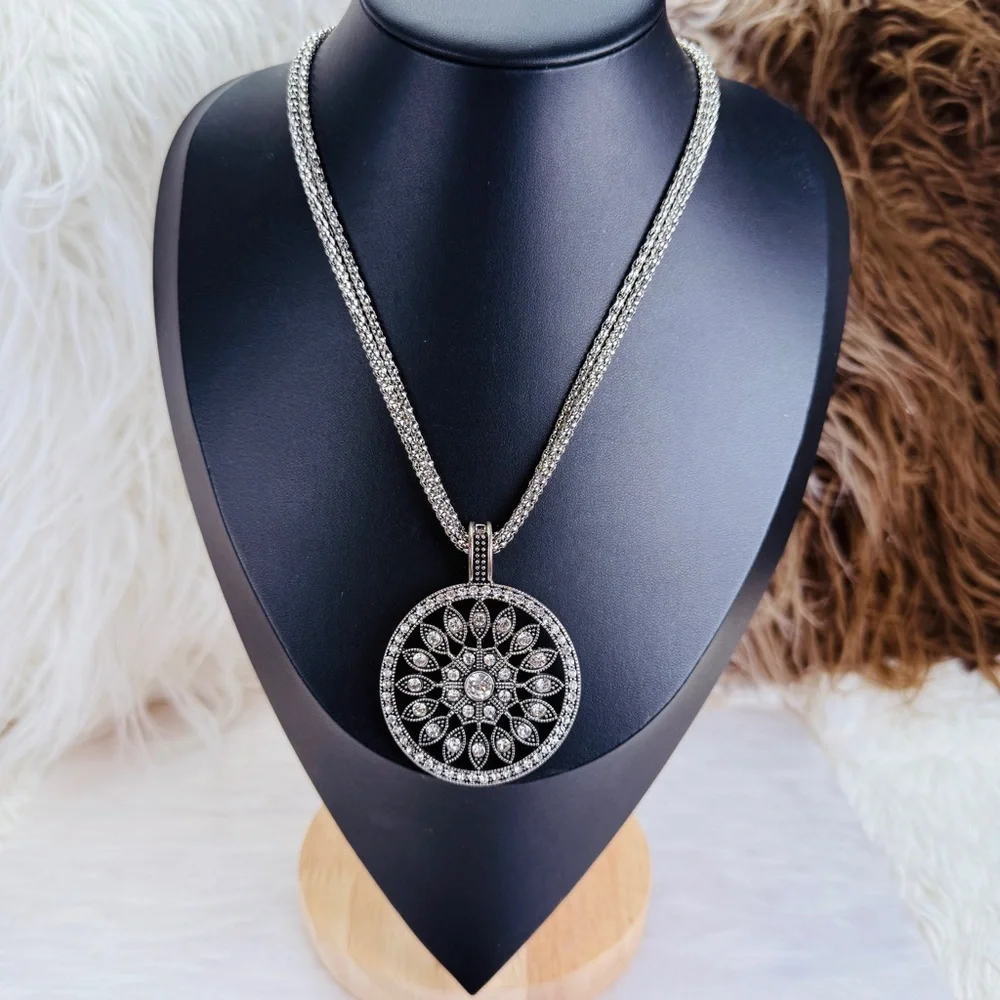 Elegant Silvertone and Black Bling Pendant Necklace
